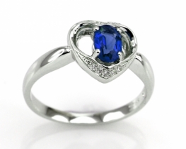 Srebrn prstan LOVE HEART z modrim safirjem
