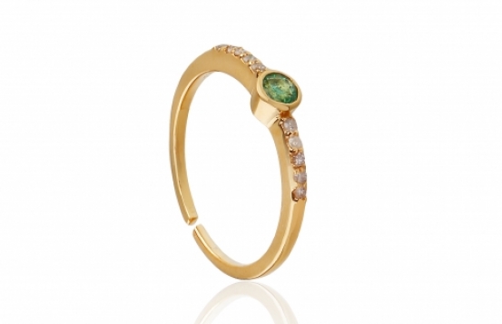 Ring with Emerald and Diamonds