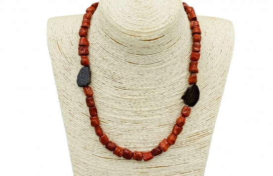 Necklace Coral and Garnet Natura