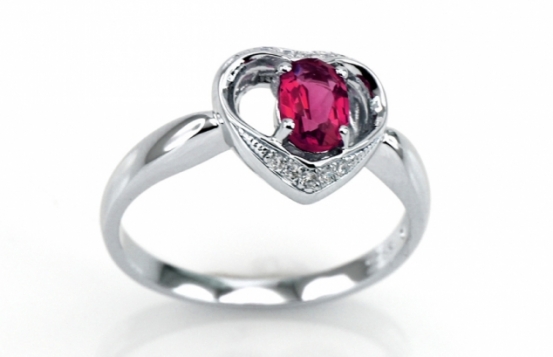 Silver Ring LOVE HEART Ruby