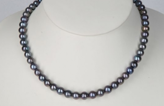 Biserna ogrlica Evita P. črni biseri 8 mm 