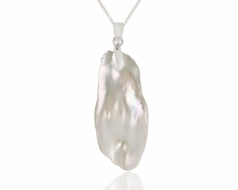 Silver Chain with Baroque Pearl Pendant 20 x 42 mm