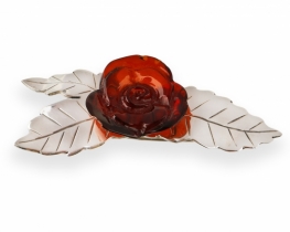Broška rdeča vrtnica z jantarjem