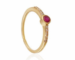 Gold Ring Ruby & Diamonds 18 K