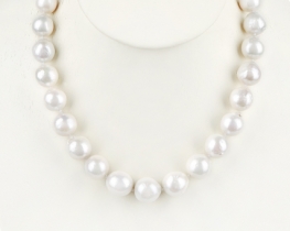 Pearl Necklace SNOW WHITE