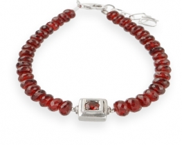 GARNET Bracelet with Silver Ornament