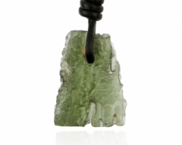 Obesek moldavit 22 x 28 x 6,5 mm na traku