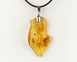 Amber Pendant 49 x 30 x 7 mm