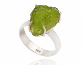 Silver Ring natural Peridot