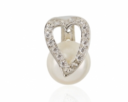 Biserni obesek LOVE HEART