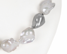 OCEANIS Baroque Pearl Necklace – AAA Exclusive
