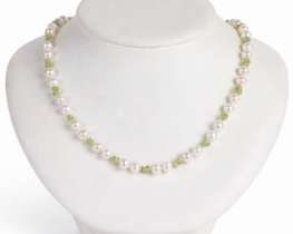 Pearl Necklace Peridot Royal 
