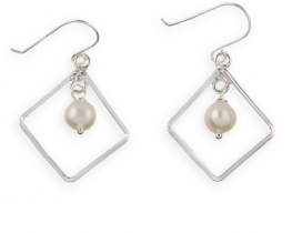 Silver Earrings Check with Pearl