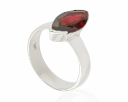 Silver Ring Garnet MARQUISE