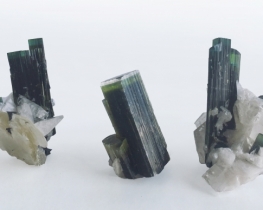 Green Tourmaline crystal 22 x 40 mm
