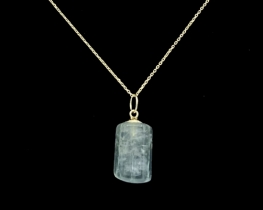 Gold Pendant AQUAMARINE 9 x 14 mm