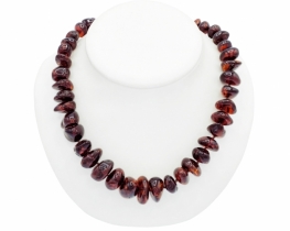 Necklace Cherry Amber 10 * 20 mm 