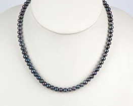 Necklace GREY PEARLS 6 mm 