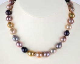 Pearl Necklace VIVIENNE