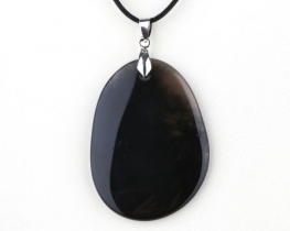 Obesek OBSIDIJAN 40 x 52 mm na traku