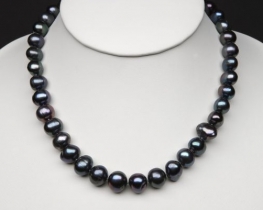 Necklace with Grey-blue Pearls