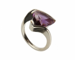 Silver ring AMETHYST trillion 13 x 13 mm