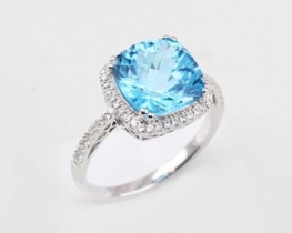 Srebrn prstan LOVE BLUE z modrim topazom in cirkoni Q10