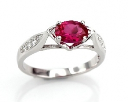 Srebrn prstan LOVE BEAM Crown z rubinom