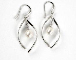 Silver Pearl Earrings TWIST