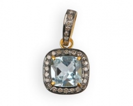 Zlat obesek SKY BLUE topaz z diamanti