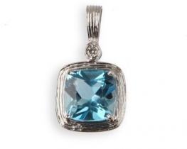 Gold Pendant With Blue Topaz NEA