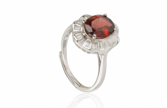 Silver Ring LB Garnet Baguette