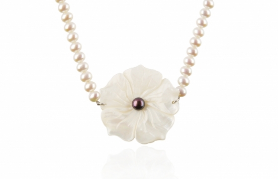 Pearl Necklace Miramar White Bloom