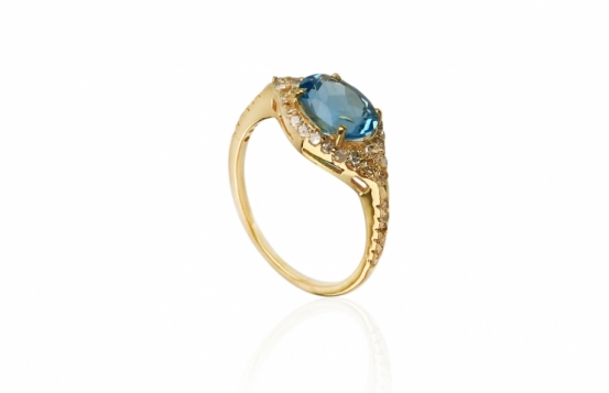 Diamantni prstan NATALIE z modrim topazom 8 x 6 mm