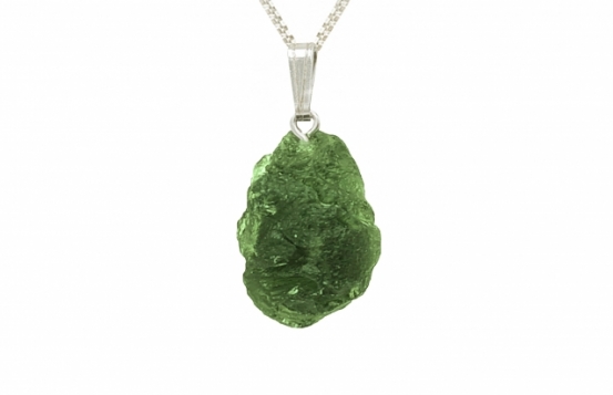 Srebrn obesek Moldavit Moravian 14 × 21 × 10 mm