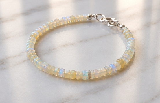 Opal zapestnica CELESTIA 5 - 6 mm
