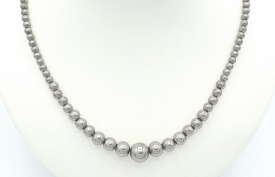 Ogrlica srebrne kroglice 4 - 10 mm