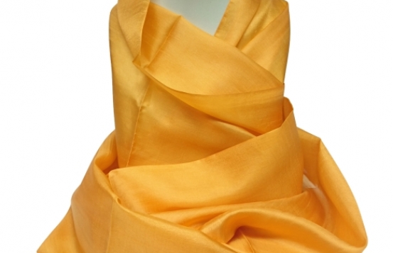 Šal COCOON 100 % svila - svetlo oranžna