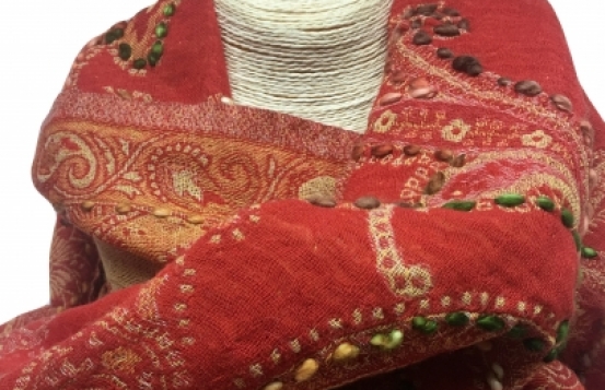 Volneni šal Jamawar rdeč