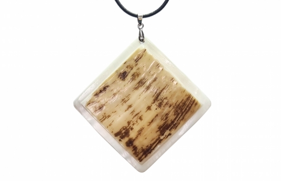 Brown Mother of Pearl Pendant on a Cord - kopija