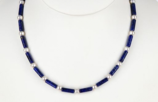 Ogrlica iz lapisa in biserov