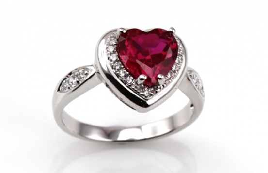 Ring LOVE HEART With Ruby