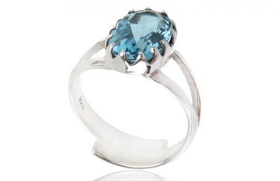 Srebrn prstan Mistique Blue topaz 9 x 11 mm