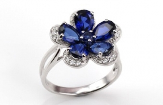 Srebrn prstan  LOVE SMILE Flower z modrimi safirji in cirkoni