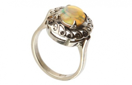 Silver Ring GOLDFISH Ethiopian Opal 