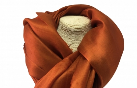 Svilen šal COCOON - zlata